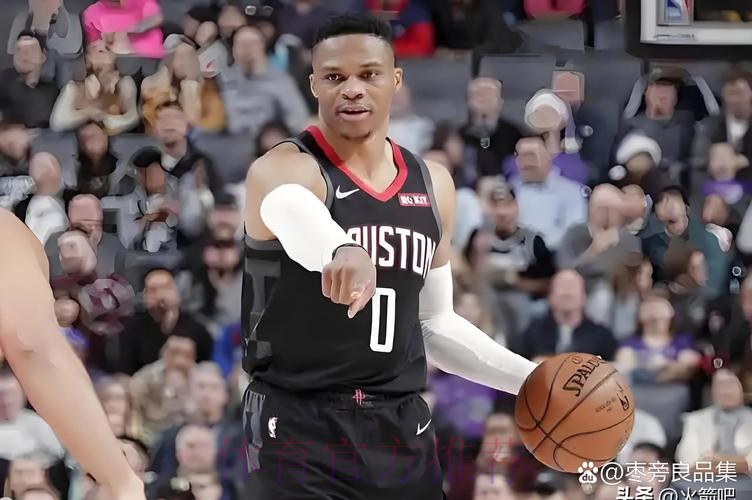 战胜大哥!威少今日15分10助攻,本赛季第12次砍下两双 战胜大哥!威少今日15分10助攻,本赛季第12次砍下两双